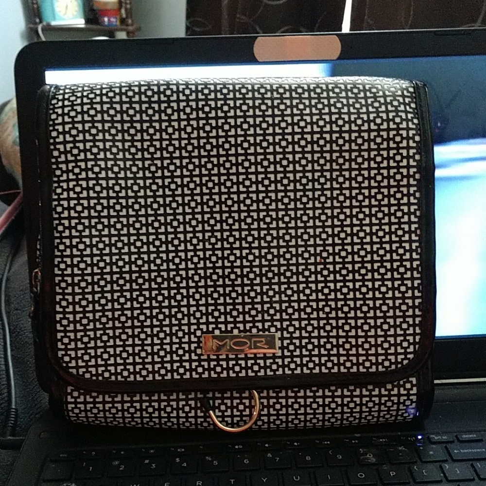 MOR toiletry bag